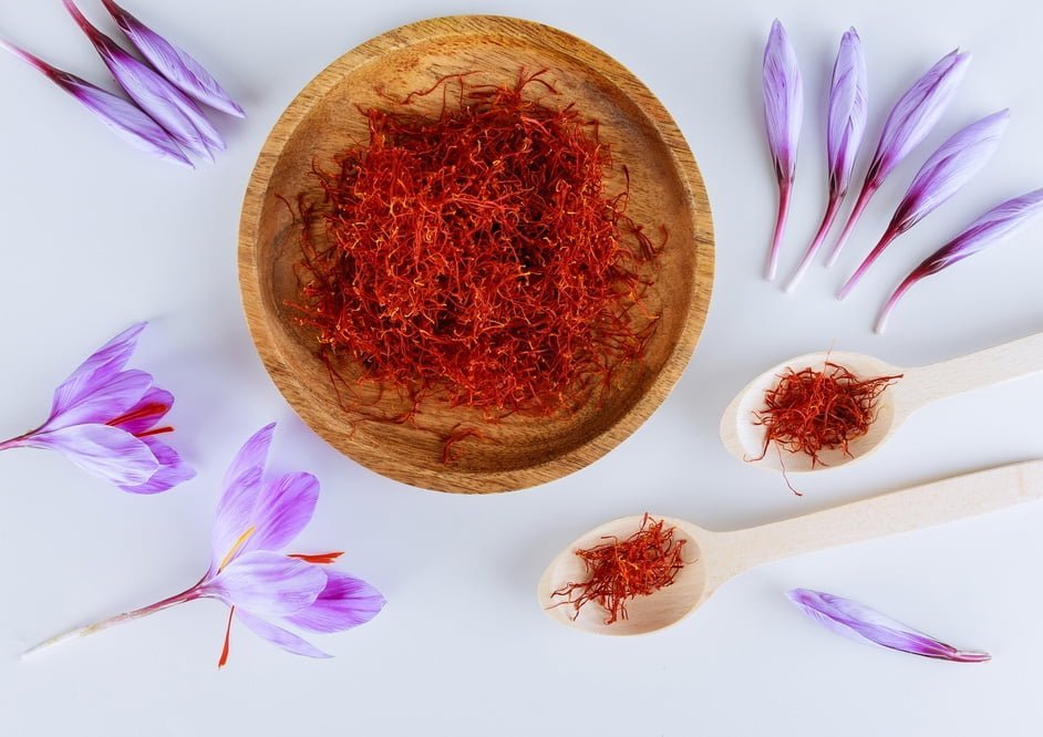 red threads of saffron color